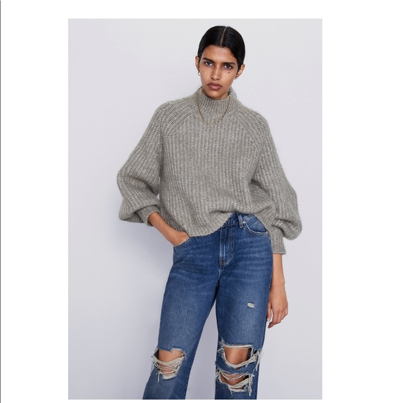 NEW!! Zara High Waisted Ripped Straight Leg Jeans - Picture 4 of 16